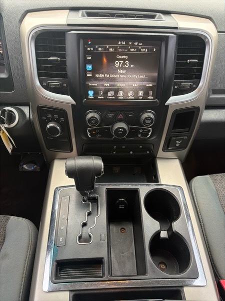 RAM 1500 SLT Crew Cab SWB 4WD 2013