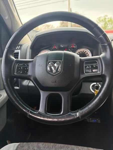 RAM 1500 SLT Crew Cab SWB 4WD 2013