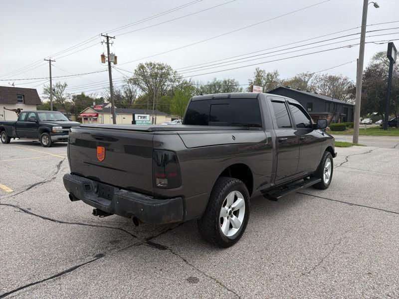 RAM 1500 SLT Quad Cab 4WD 2015