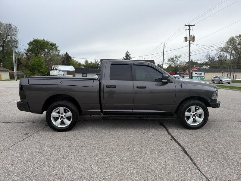 RAM 1500 SLT Quad Cab 4WD 2015