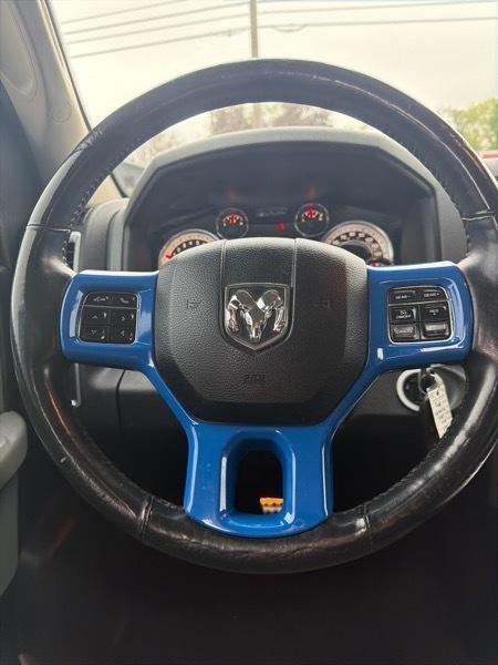 RAM 1500 SLT Quad Cab 4WD 2015