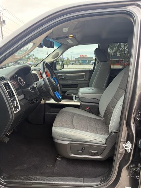 RAM 1500 SLT Quad Cab 4WD 2015