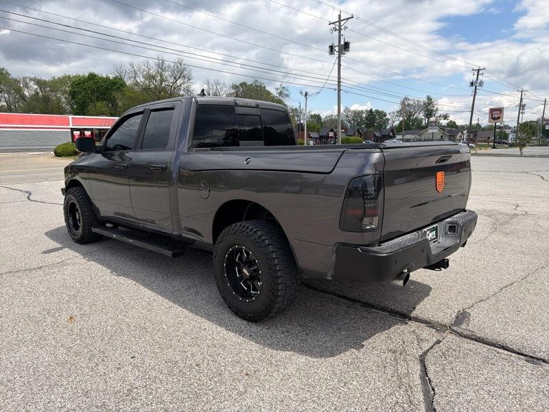 RAM 1500 SLT Quad Cab 4WD 2015