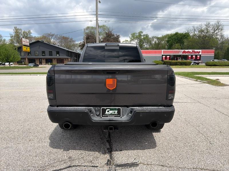 RAM 1500 SLT Quad Cab 4WD 2015