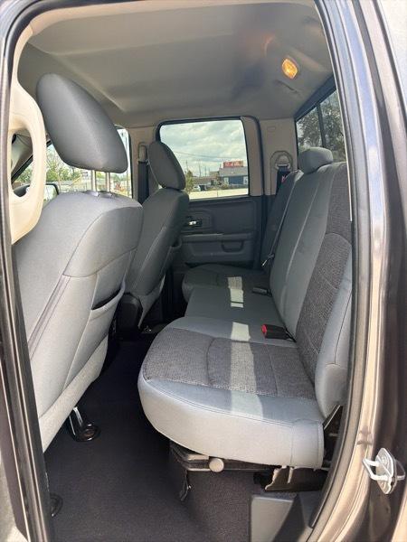 RAM 1500 SLT Quad Cab 4WD 2015