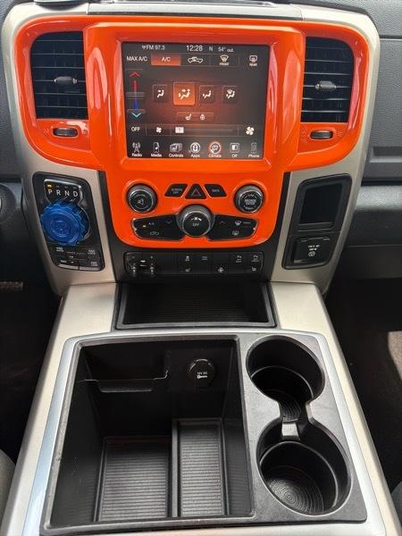 RAM 1500 SLT Quad Cab 4WD 2015