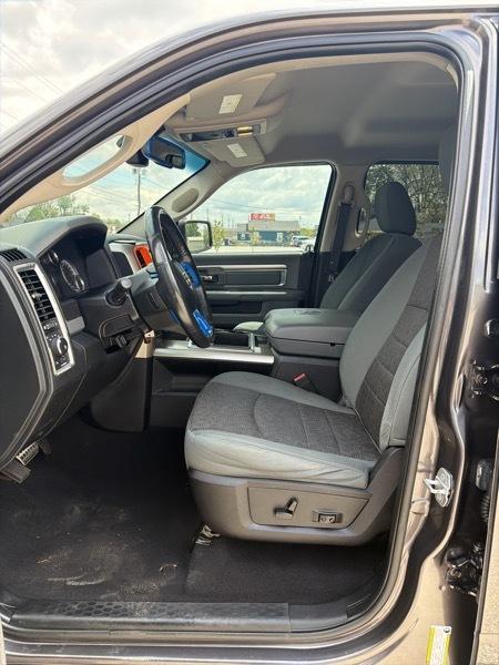 RAM 1500 SLT Quad Cab 4WD 2015