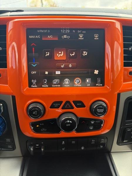 RAM 1500 SLT Quad Cab 4WD 2015