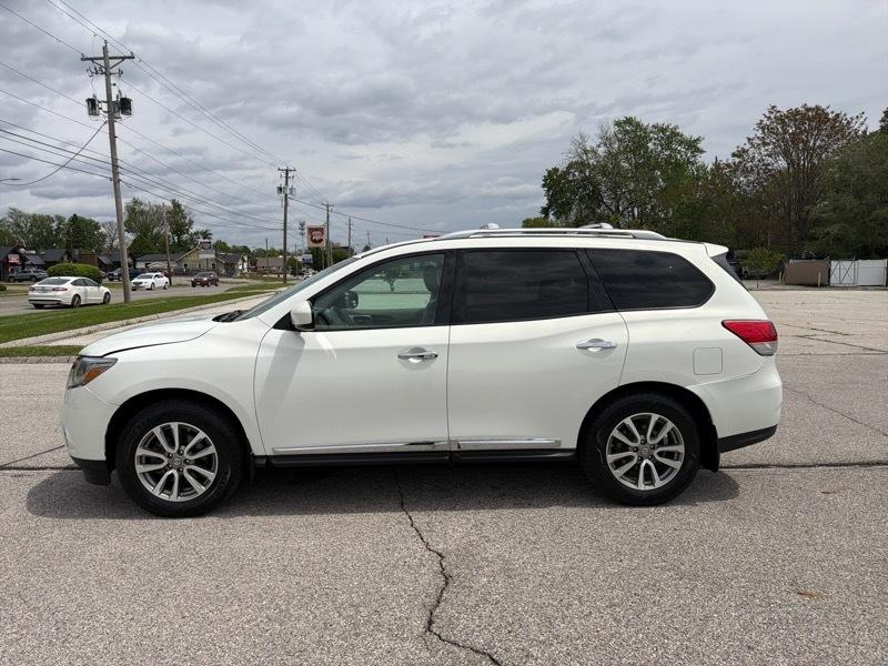 Nissan Pathfinder SV 4WD 2013