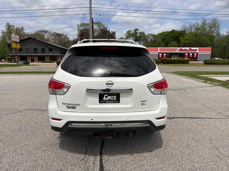 Nissan Pathfinder SV 4WD 2013