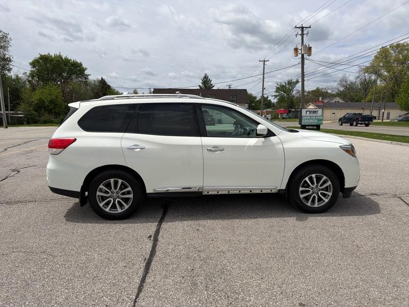 Nissan Pathfinder SV 4WD 2013