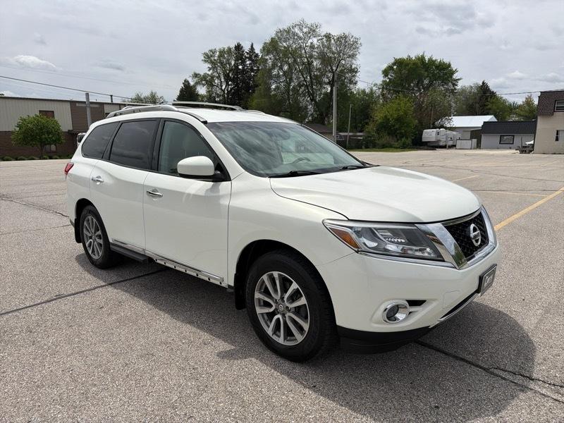 Nissan Pathfinder SV 4WD 2013