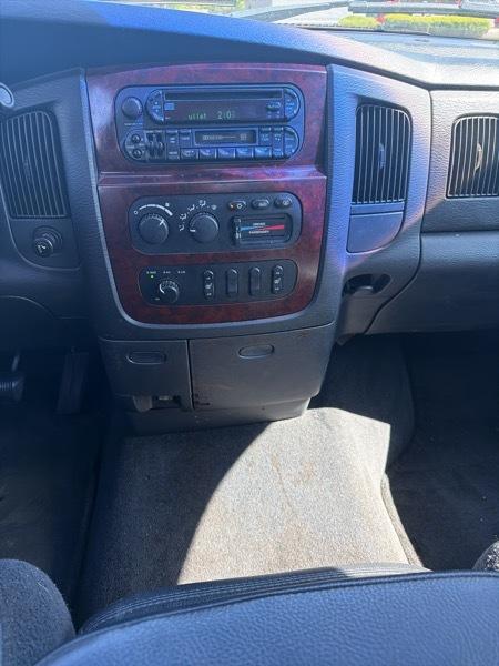 Dodge Ram 1500 ST Quad Cab Short Bed 4WD 2002