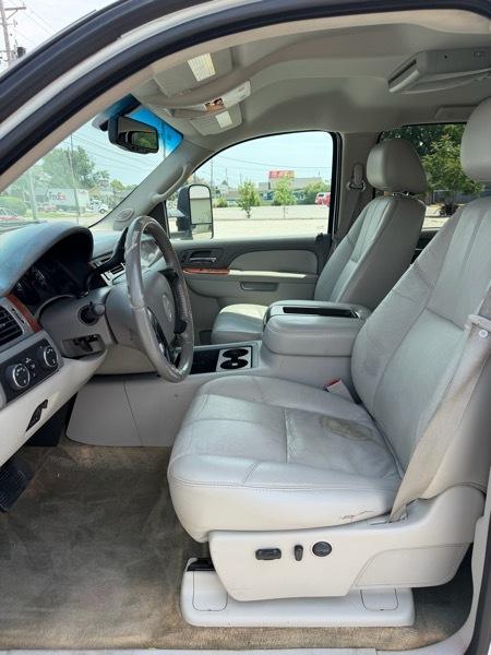 Chevrolet Silverado 3500HD LTZ Crew Cab  4WD 2011