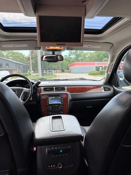 Chevrolet Tahoe LTZ 4WD 2012