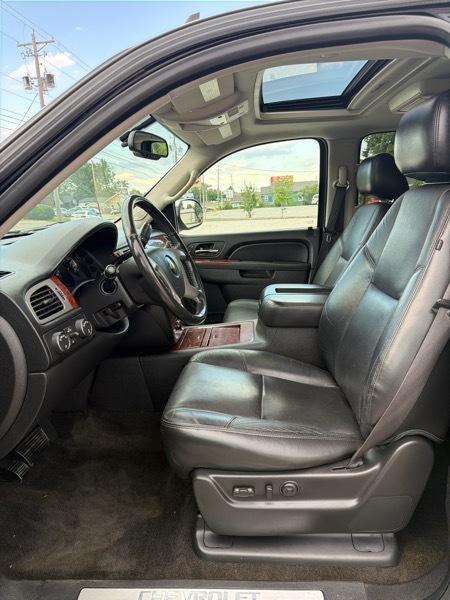 Chevrolet Tahoe LTZ 4WD 2012