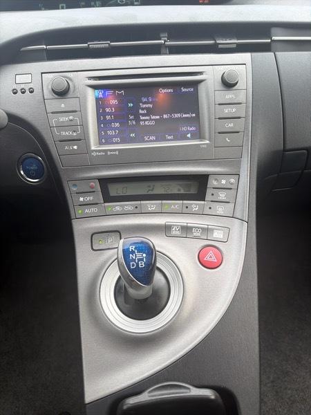 Toyota Prius Prius V 2012