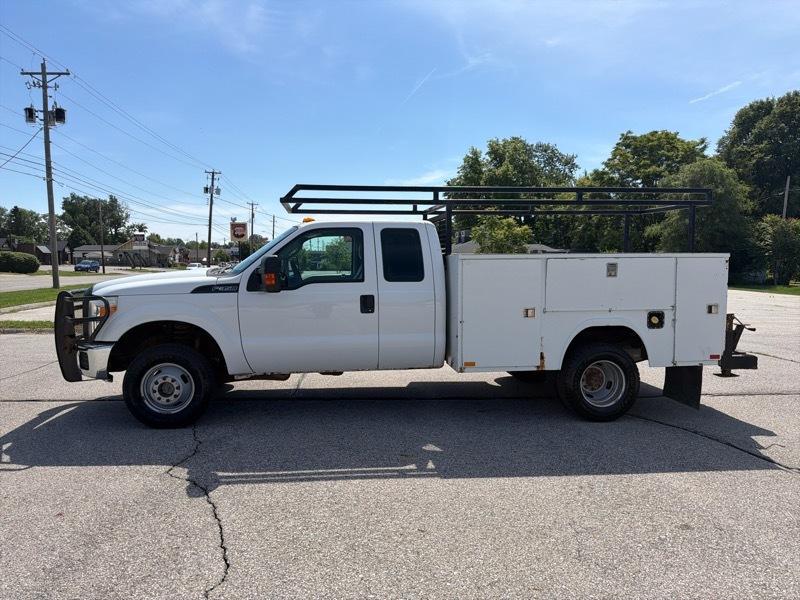 Ford F-350 SD Lariat SuperCab Long Bed DRW 4WD 2013