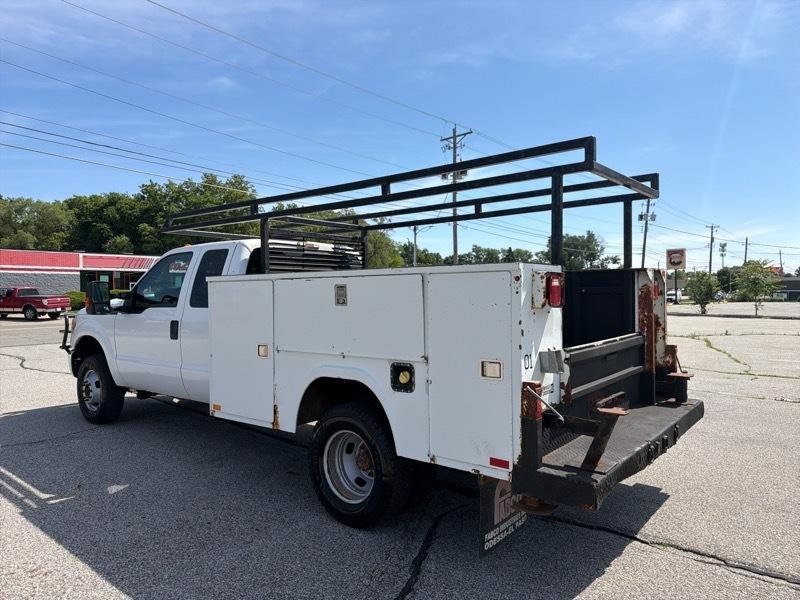 Ford F-350 SD Lariat SuperCab Long Bed DRW 4WD 2013