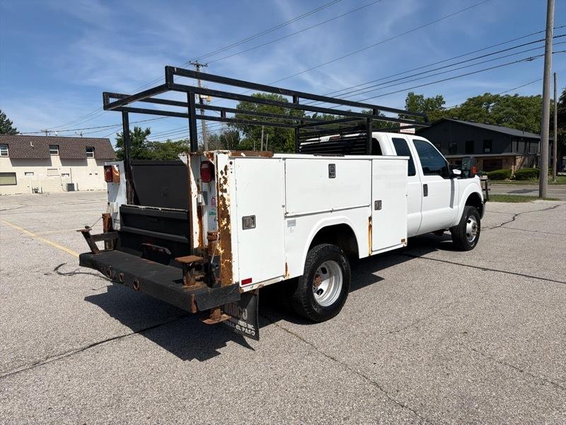Ford F-350 SD Lariat SuperCab Long Bed DRW 4WD 2013