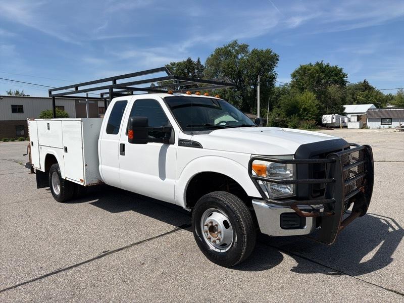 Ford F-350 SD Lariat SuperCab Long Bed DRW 4WD 2013