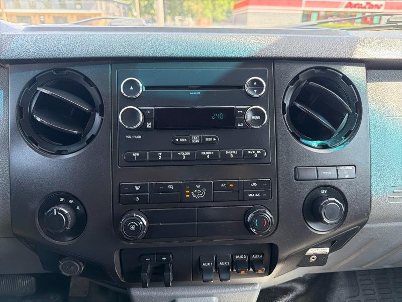 Ford F-350 SD Lariat SuperCab Long Bed DRW 4WD 2013