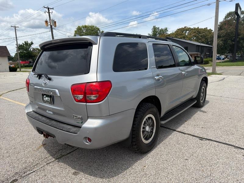 Toyota Sequoia Plantium 4WD FFV 2011