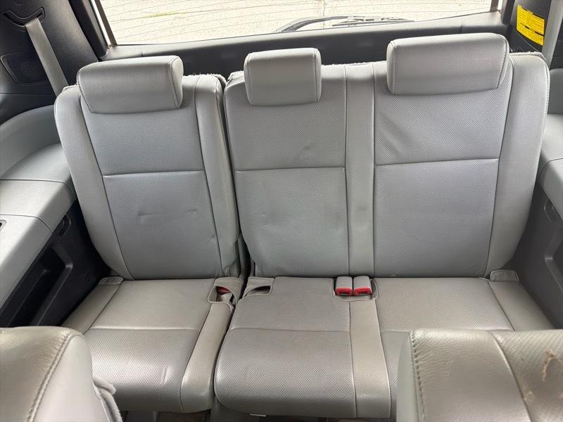 Toyota Sequoia Plantium 4WD FFV 2011