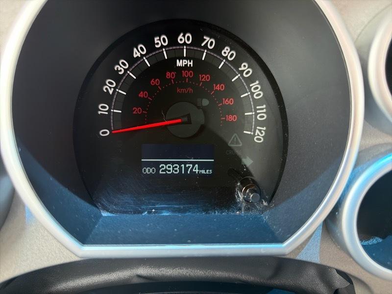 Toyota Sequoia Plantium 4WD FFV 2011