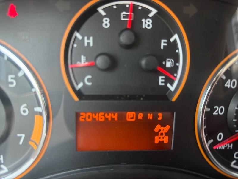 Nissan Armada SL 4WD 2012