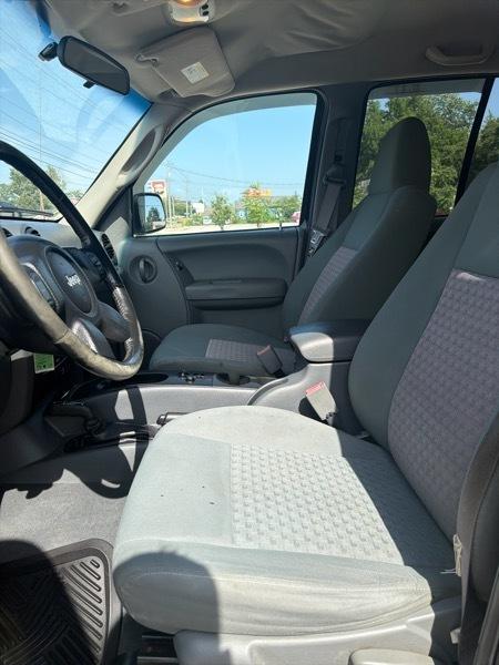 Jeep Liberty Sport 4WD 2005