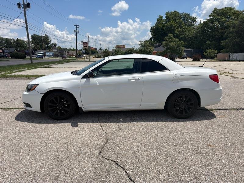 Chrysler 200 S Convertible 2011