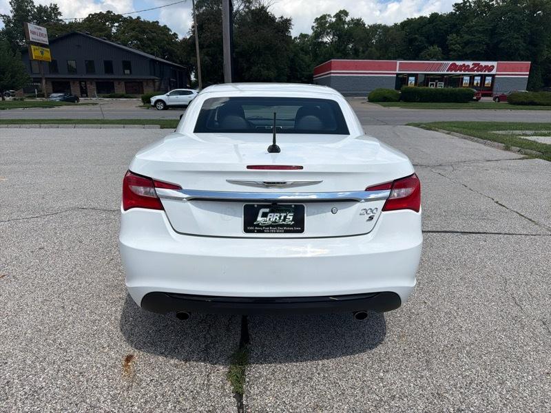 Chrysler 200 S Convertible 2011