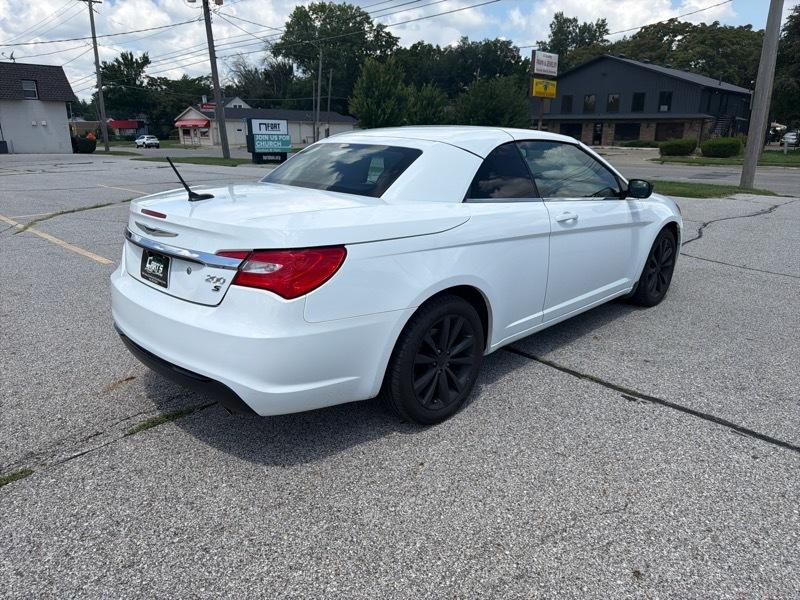 Chrysler 200 S Convertible 2011
