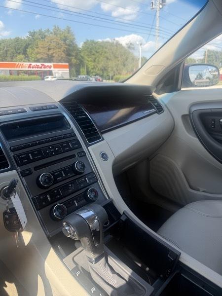 Ford Taurus SEL FWD 2012