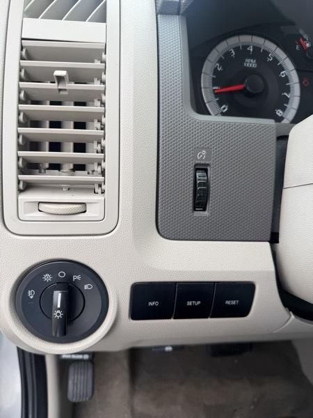 Ford Escape XLT 4WD V6 2009