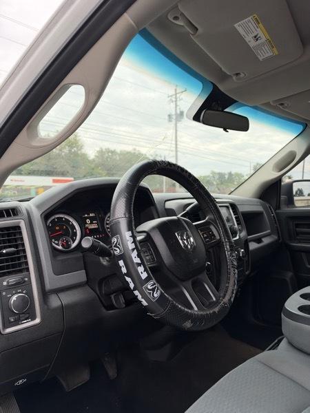 RAM 1500 4WD Crew Cab 140.5" ST 2013