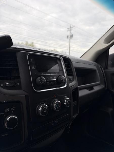 RAM 1500 4WD Crew Cab 140.5" ST 2013