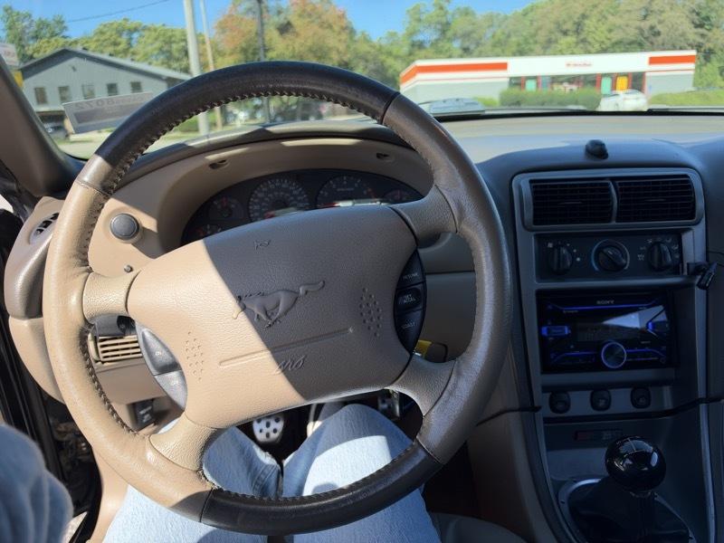 Ford Mustang GT Deluxe Convertible 2004