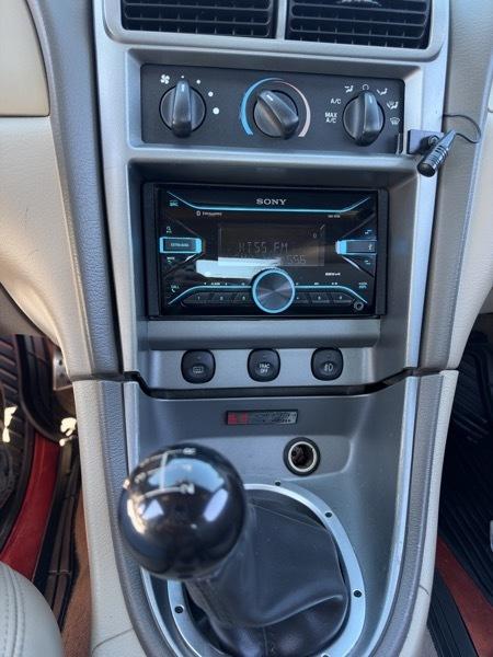 Ford Mustang GT Deluxe Convertible 2004