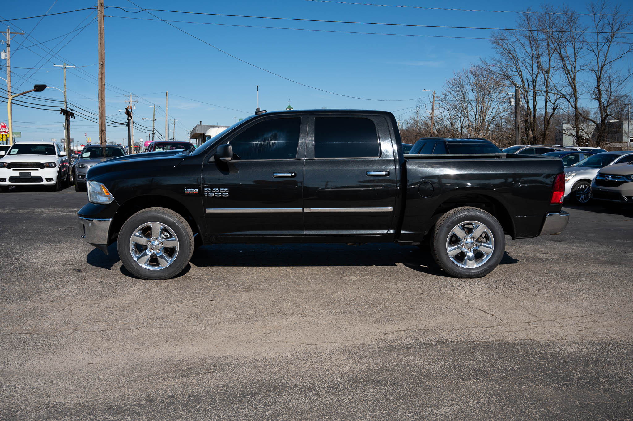 RAM 1500 SLT Crew Cab SWB 4WD 2016