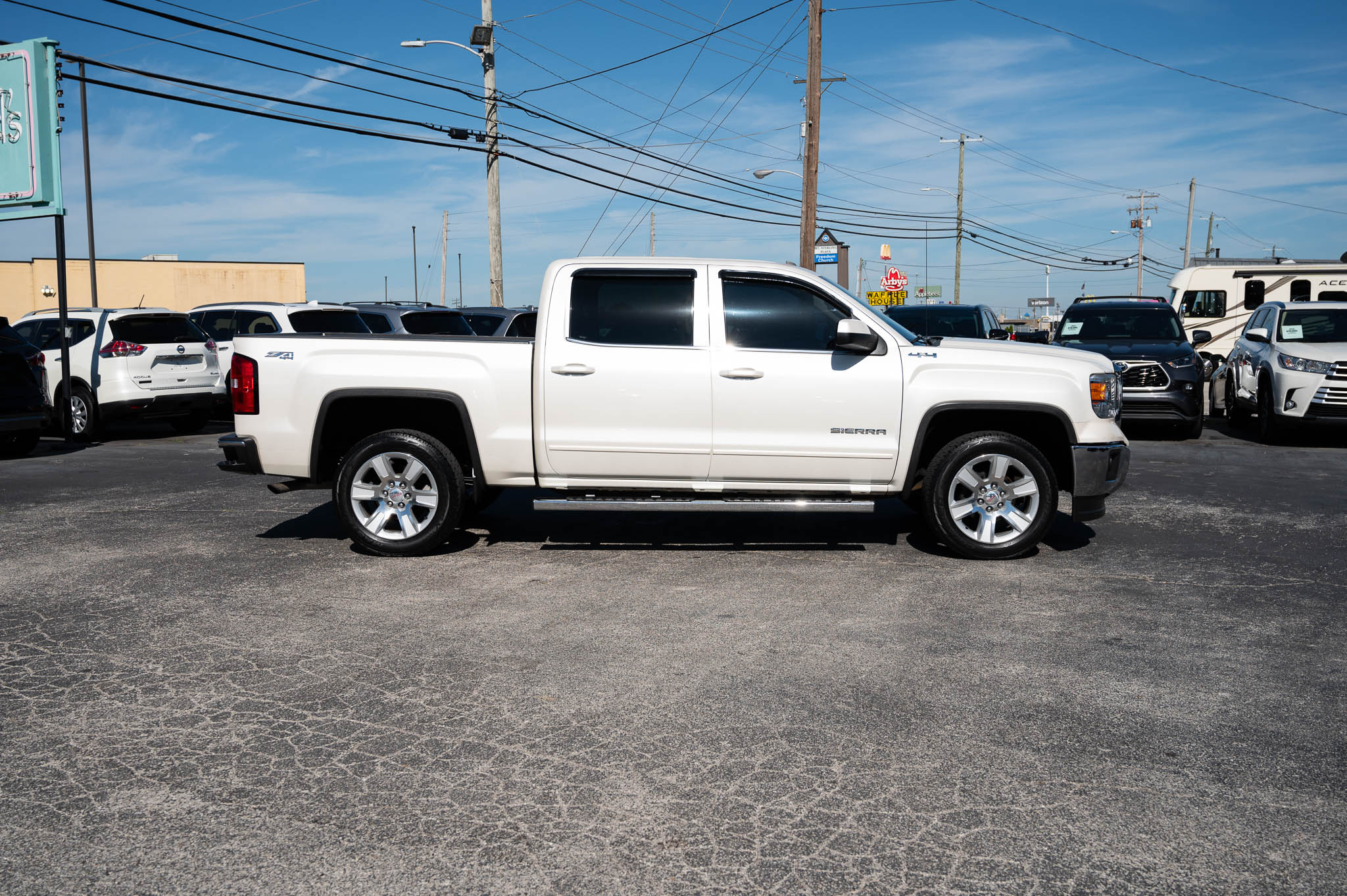 GMC Sierra 1500 SLE Crew Cab 4WD 2015