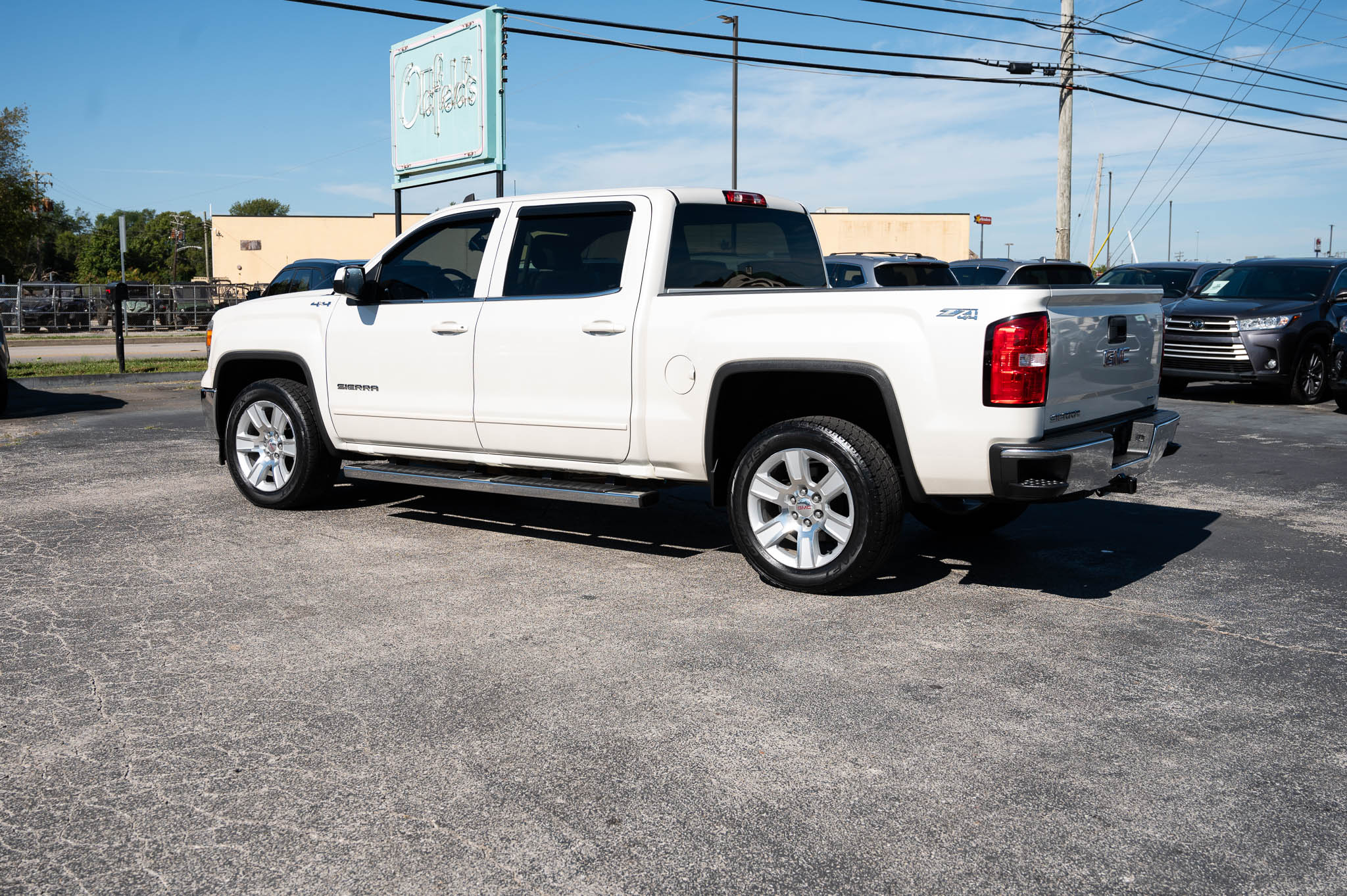 GMC Sierra 1500 SLE Crew Cab 4WD 2015