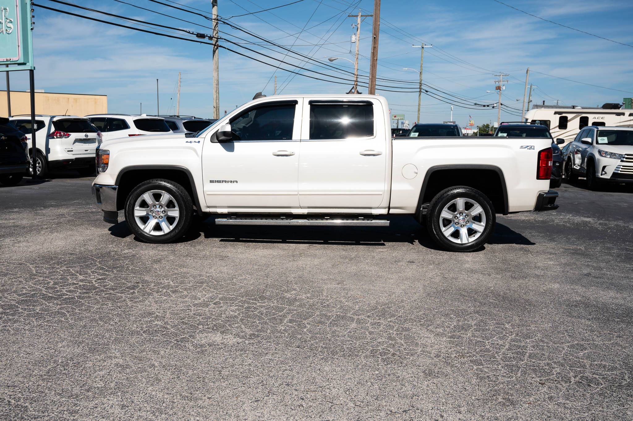 GMC Sierra 1500 SLE Crew Cab 4WD 2015
