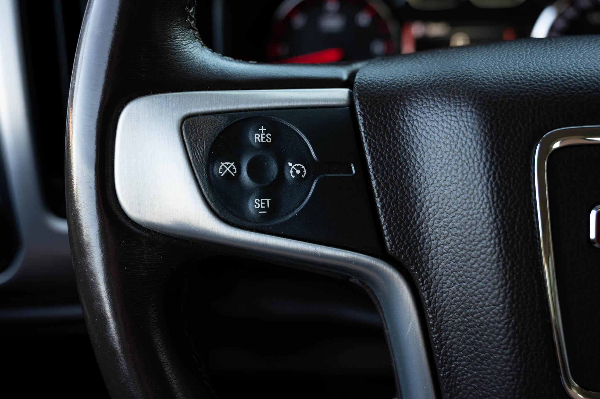 GMC Sierra 1500 SLE Crew Cab 4WD 2015