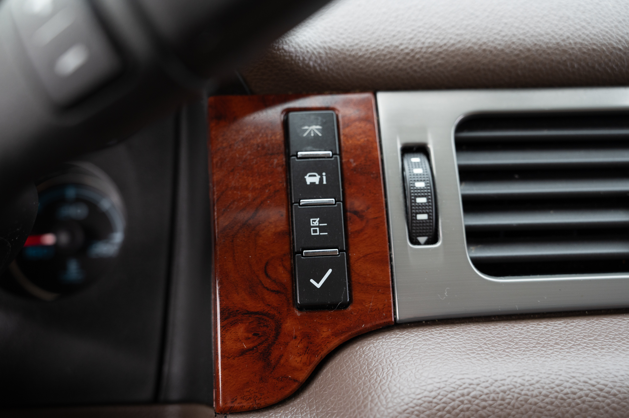 Chevrolet Tahoe LT 4WD 2012