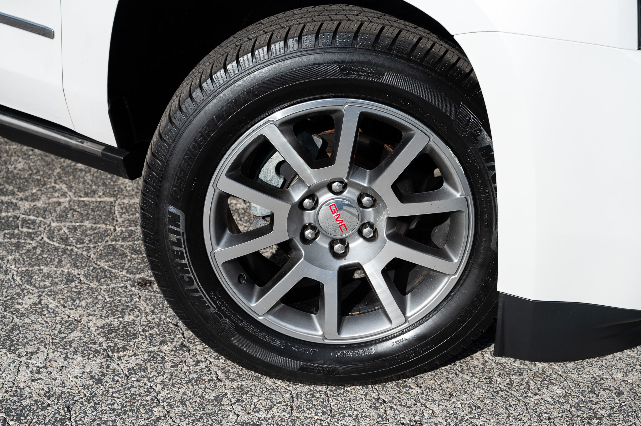 GMC Yukon Denali 4WD 2019