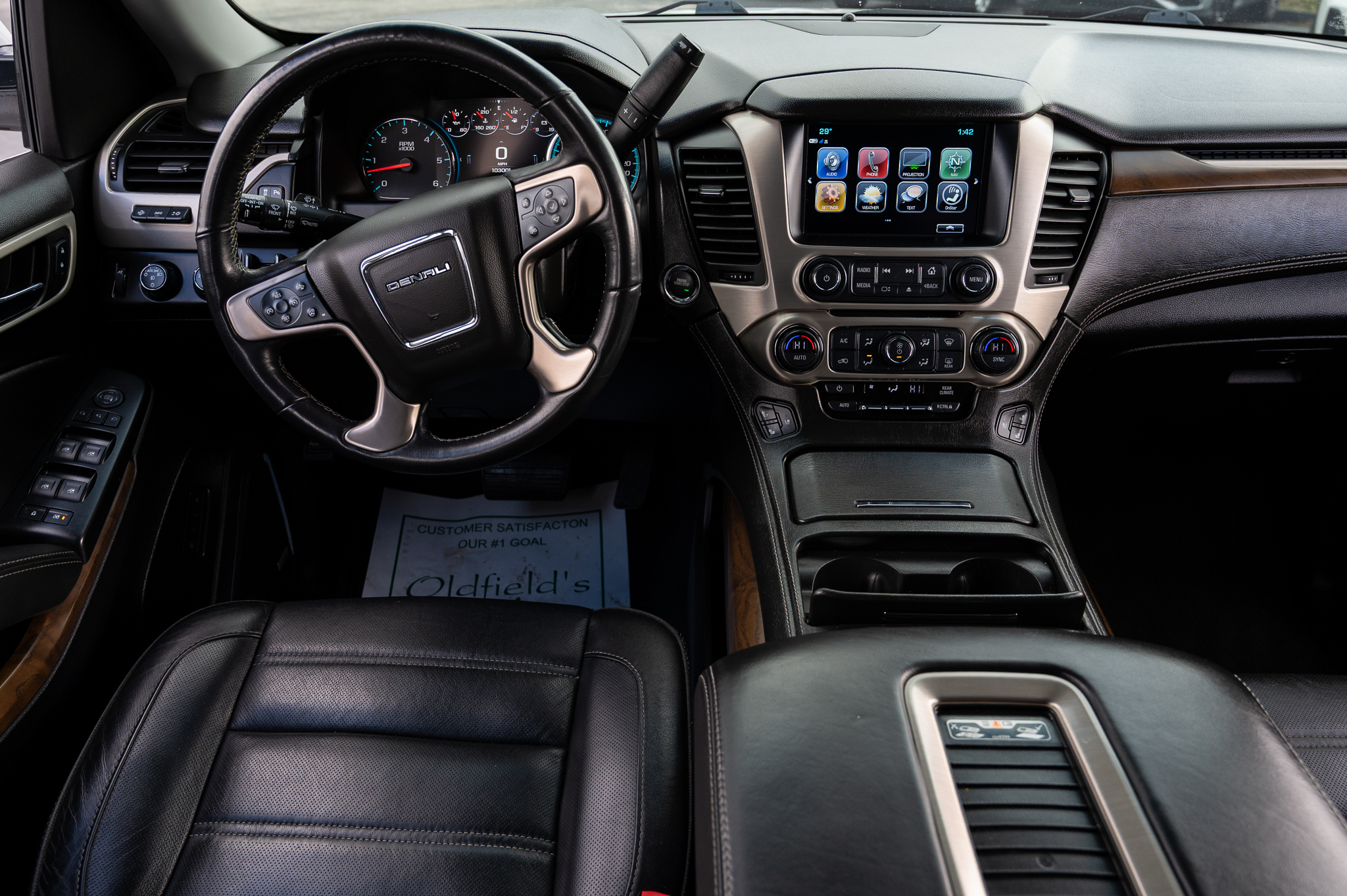 GMC Yukon Denali 4WD 2019