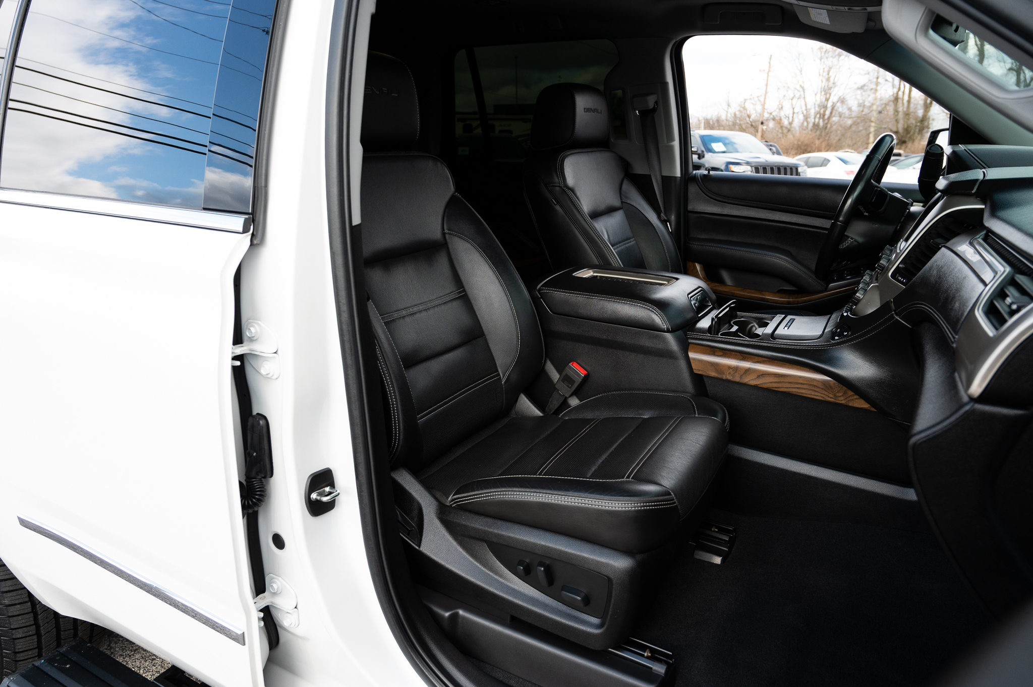 GMC Yukon Denali 4WD 2019