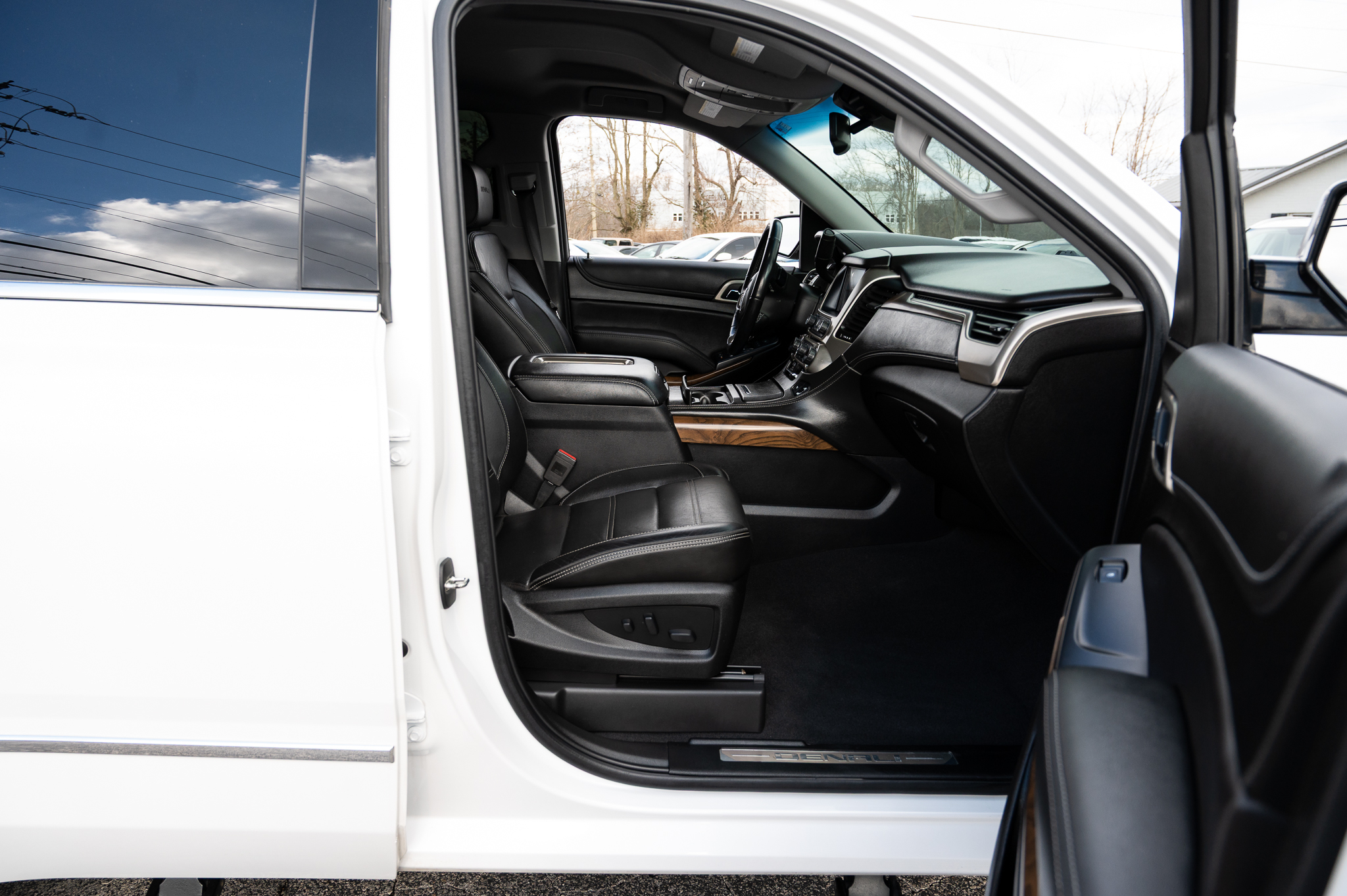 GMC Yukon Denali 4WD 2019